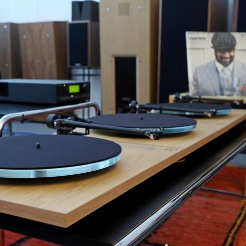 rega-planar-3-mit-nd5-und-nd7