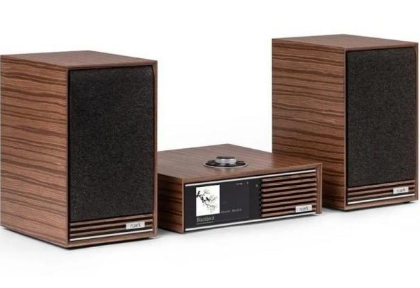 Ruark R610 Music Console mit Sabre-R Lautsprechern – edle kompakte HiFi-Anlage bei HiFi Zurmühle in Luzern