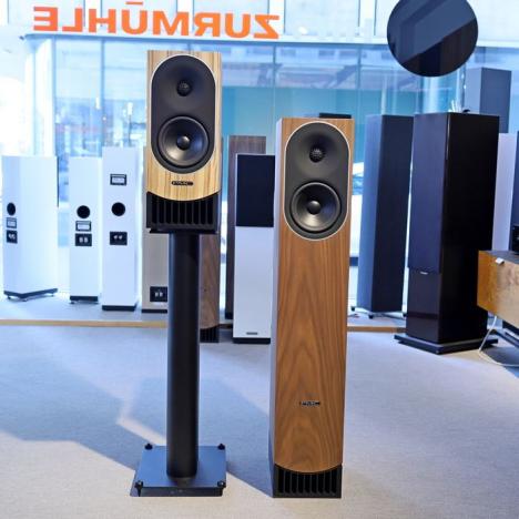 Klassische passive Lautsprecher mit separatem Verstärker im HiFi Setup