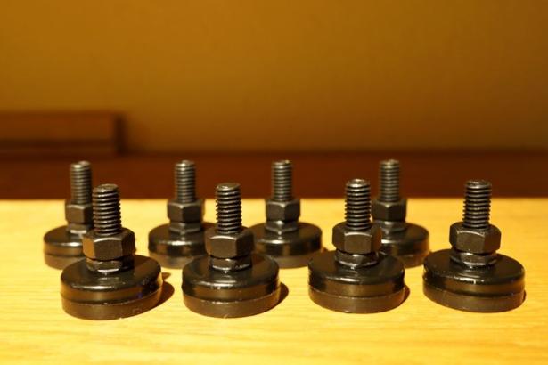 lautsprecherfuesse-fuer-parkett--und-plattenboeden