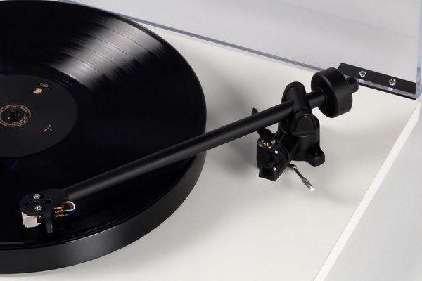 rega-planar-1-plus-tonarm-600x400